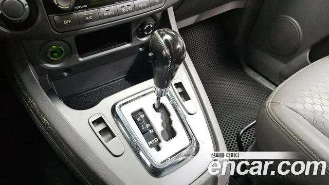KGM KORANDO TURISMO 2016 — 159 843 км, серебристо-серый, Корея — под ключ — фото 9