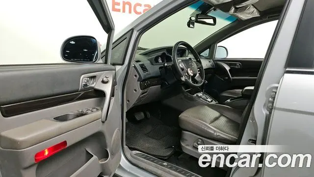 KGM KORANDO TURISMO 2016 — 159 843 км, серебристо-серый, Корея — под ключ — фото 10