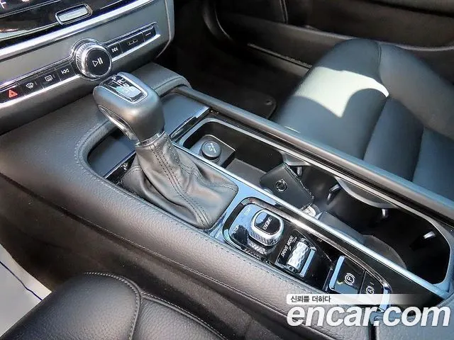 VOLVO S90 2017 — 140 544 км, серебристо-серый, Корея — под ключ — фото 10