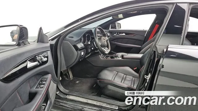 MERCEDES-BENZ CLS-CLASS W218 2017 — 99 788 км, чёрный, Корея — под ключ — фото 10