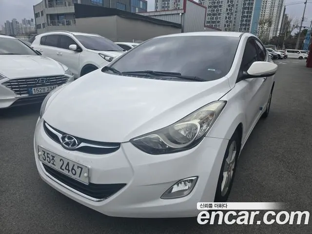 HYUNDAI AVANTE 2013