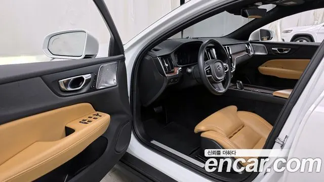 VOLVO V60 CROSS COUNTRY 2021 — 58 005 км, белый, Корея — под ключ — фото 10