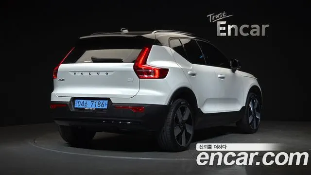 VOLVO XC40 RECHARGE 2024 — 17 720 км, белый, Корея — под ключ — фото 2