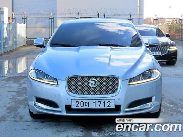 JAGUAR NEW XF 2013