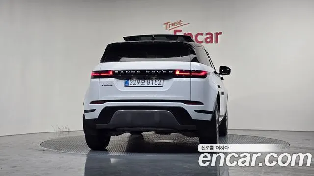 LAND ROVER RANGE ROVER EVOQUE (2 ПОК.) 2026 — 8 555 км, белый, Корея — под ключ — фото 4