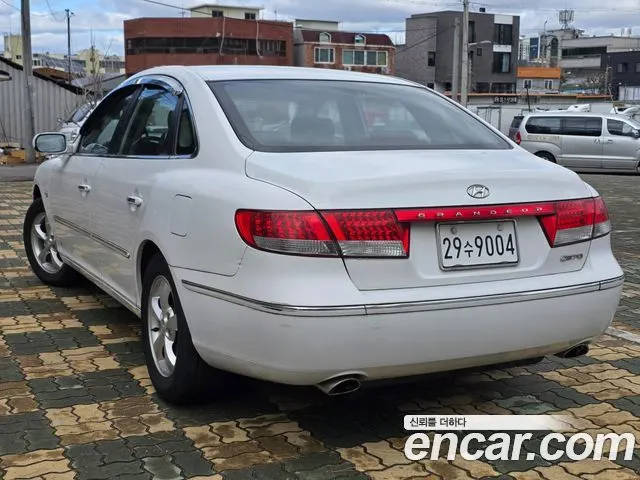 HYUNDAI GRANDEUR 2007 — 319 912 км, белый, Корея — под ключ — фото 4