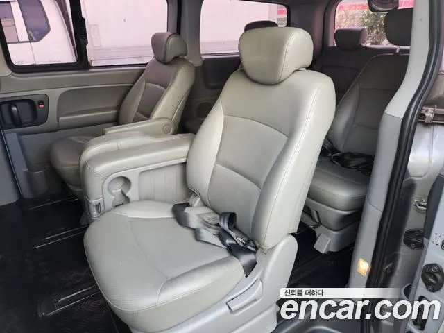 HYUNDAI GRAND STAREX 2014 — 148 240 км, серебристый, Корея — под ключ — фото 8