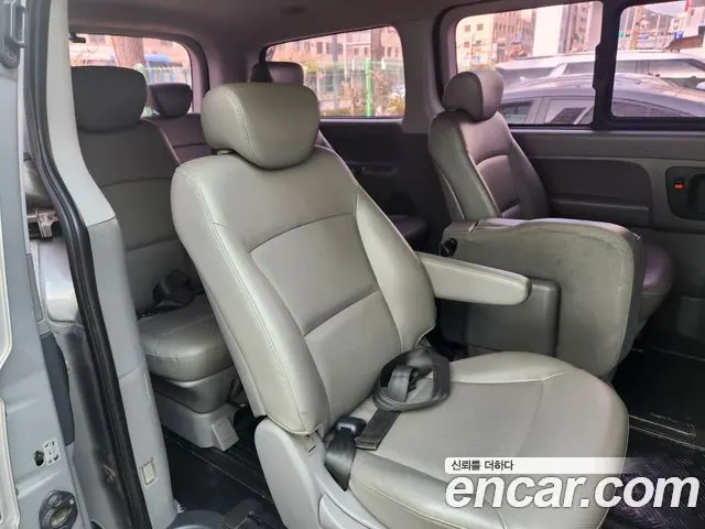 HYUNDAI GRAND STAREX 2014 — 148 240 км, серебристый, Корея — под ключ — фото 9