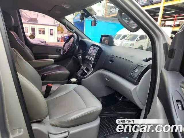 HYUNDAI GRAND STAREX 2014 — 148 240 км, серебристый, Корея — под ключ — фото 10