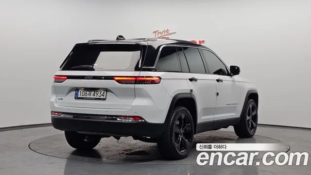 JEEP GRAND CHEROKEE — из Кореи под ключ