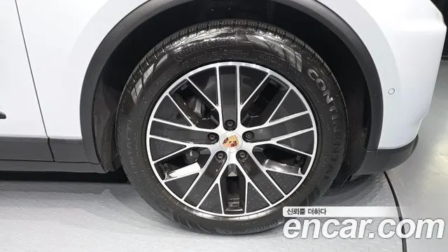 PORSCHE MACAN (EV) 2025 — 6 443 км, серебристо-серый, Корея — под ключ — фото 5