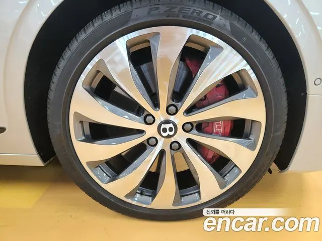 BENTLEY FLYING SPUR 2021 — 44 000 км, белый-перламутр, Корея — под ключ — фото 4