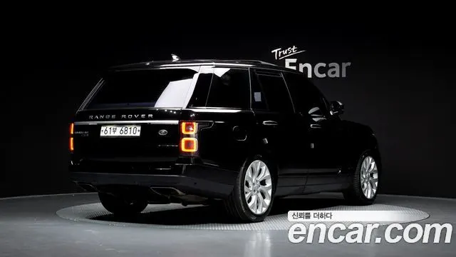 LAND ROVER RANGE ROVER (4 ПОК.) 2018 — 171 539 км, чёрный, Корея — под ключ — фото 2