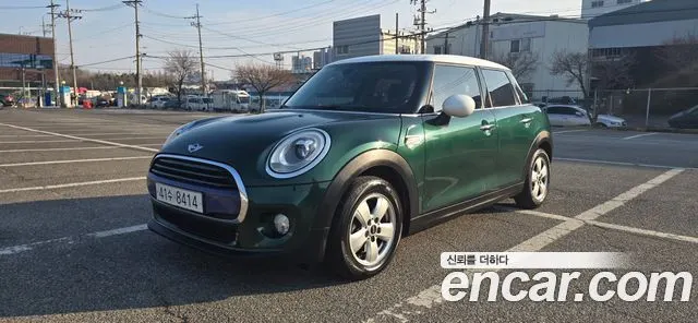 MINI COOPER D 2018 — 65 919 км, тёмно-зелёный, Корея — под ключ — фото 1
