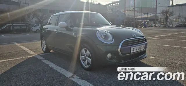 MINI COOPER D 2018 — 65 919 км, тёмно-зелёный, Корея — под ключ — фото 3