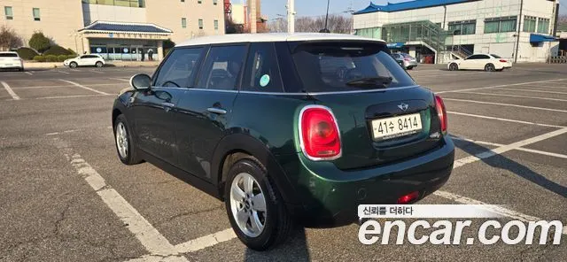 MINI COOPER D 2018 — 65 919 км, тёмно-зелёный, Корея — под ключ — фото 4