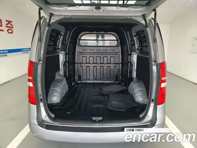 HYUNDAI GRAND STAREX 2017 — 150 117 км, серебристо-серый, Корея — под ключ — фото 7