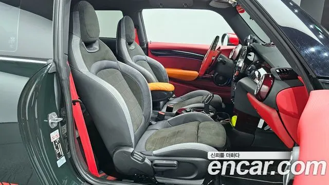 MINI COOPER S 2023 — 31 360 км, тёмно-зелёный, Корея — под ключ — фото 10