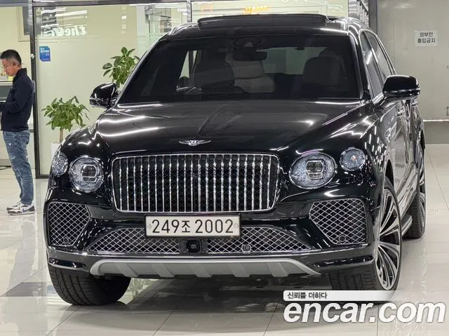 BENTLEY BENTAYGA 2024