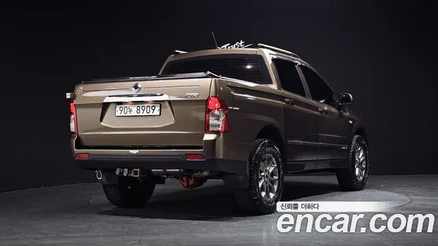 KGM KORANDO SPORTS 2015 — 69 669 км, коричневый, Корея — под ключ — фото 2