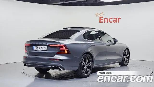 VOLVO S60 2021 — 56 286 км, светло-серебристый, Корея — под ключ — фото 2