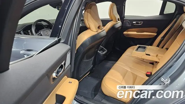 VOLVO S60 2021 — 56 286 км, светло-серебристый, Корея — под ключ — фото 11