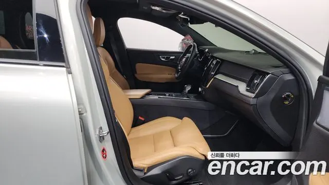 VOLVO V60 CROSS COUNTRY 2020 — 66 552 км, белый-перламутр, Корея — под ключ — фото 11