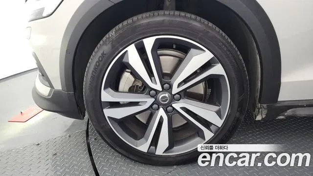 VOLVO V60 CROSS COUNTRY 2020 — 66 552 км, белый-перламутр, Корея — под ключ — фото 5