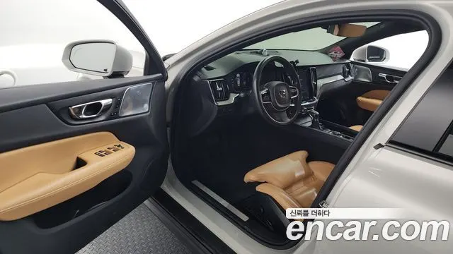 VOLVO V60 CROSS COUNTRY 2020 — 66 552 км, белый-перламутр, Корея — под ключ — фото 10