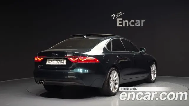 JAGUAR XF 2017 — 188 459 км, тёмно-зелёный, Корея — под ключ — фото 2