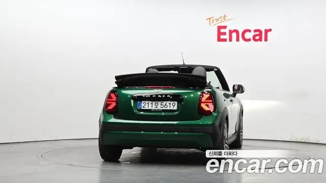 MINI COOPER C CONVERTIBLE 2025 — 4 141 км, тёмно-зелёный, Корея — под ключ — фото 4