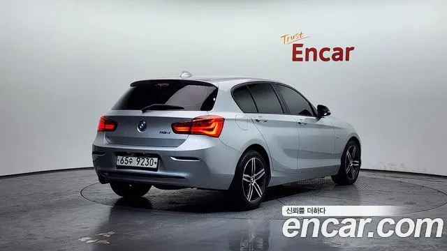 BMW 1 SERIES 2018 — 111 024 км, серебристый, Корея — под ключ — фото 2