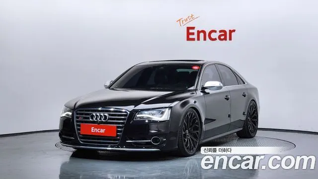 AUDI S8 2013