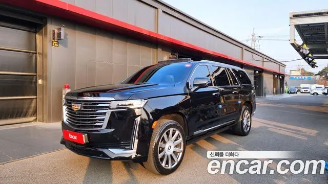 CADILLAC ESCALADE 2022 — 62 878 км, чёрный, Корея — под ключ — фото 1