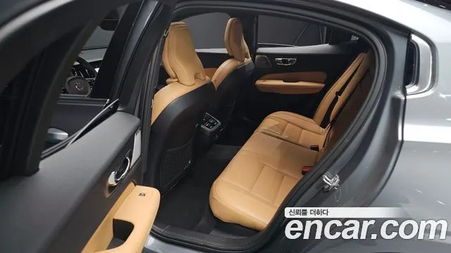 VOLVO S60 2020 — 149 249 км, серебристо-серый, Корея — под ключ — фото 12