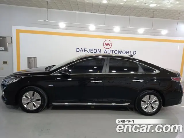 HYUNDAI SONATA HYBRID 2018 — 134 000 км, чёрный, Корея — под ключ — фото 3