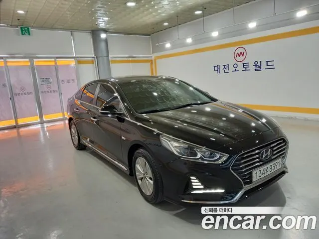 HYUNDAI SONATA HYBRID 2018 — 134 000 км, чёрный, Корея — под ключ — фото 4