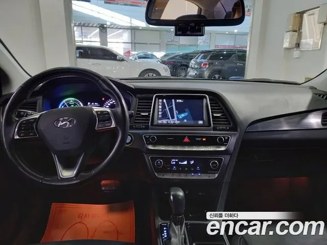 HYUNDAI SONATA HYBRID 2018 — 134 000 км, чёрный, Корея — под ключ — фото 9