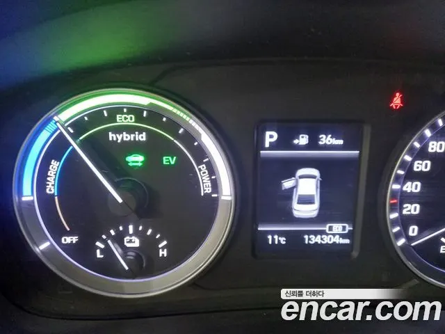 HYUNDAI SONATA HYBRID 2018 — 134 000 км, чёрный, Корея — под ключ — фото 10