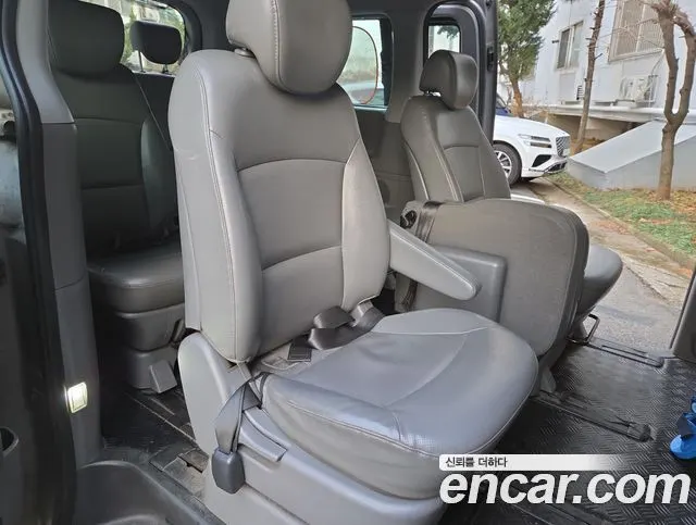 HYUNDAI GRAND STAREX 2015 — 270 000 км, жёлтый, Корея — под ключ — фото 3