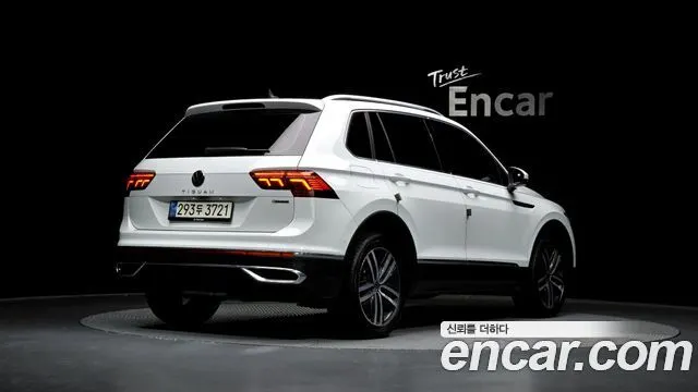 VOLKSWAGEN TIGUAN 2021 — 117 291 км, белый, Корея — под ключ — фото 2