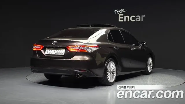 TOYOTA CAMRY 2019 — 76 339 км, светло-золотистый, Корея — под ключ — фото 2