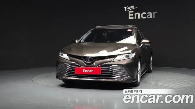TOYOTA CAMRY 2019 — 76 339 км, светло-золотистый, Корея — под ключ — фото 3
