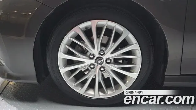 TOYOTA CAMRY 2019 — 76 339 км, светло-золотистый, Корея — под ключ — фото 5