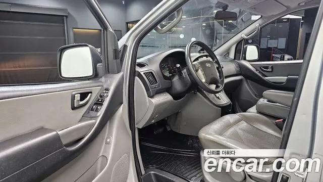 HYUNDAI GRAND STAREX 2016 — 205 081 км, серебристый, Корея — под ключ — фото 11
