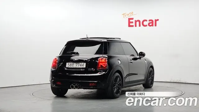 MINI COOPER S 2018 — 95 663 км, чёрный, Корея — под ключ — фото 2