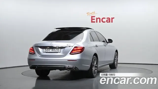 MERCEDES-BENZ E-CLASS W213 2017 — 109 477 км, серебристый, Корея — под ключ — фото 2