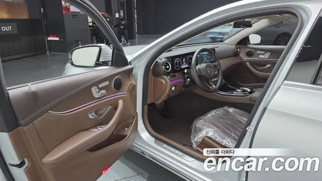 MERCEDES-BENZ E-CLASS W213 2017 — 109 477 км, серебристый, Корея — под ключ — фото 11