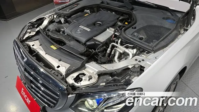 MERCEDES-BENZ E-CLASS W213 2017 — 109 477 км, серебристый, Корея — под ключ — фото 6