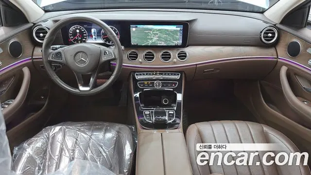 MERCEDES-BENZ E-CLASS W213 2017 — 109 477 км, серебристый, Корея — под ключ — фото 7